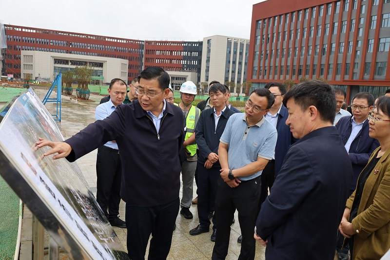昭通市委副书记、市长杨承新调研昭通市职教中心二期、卫职院项目
