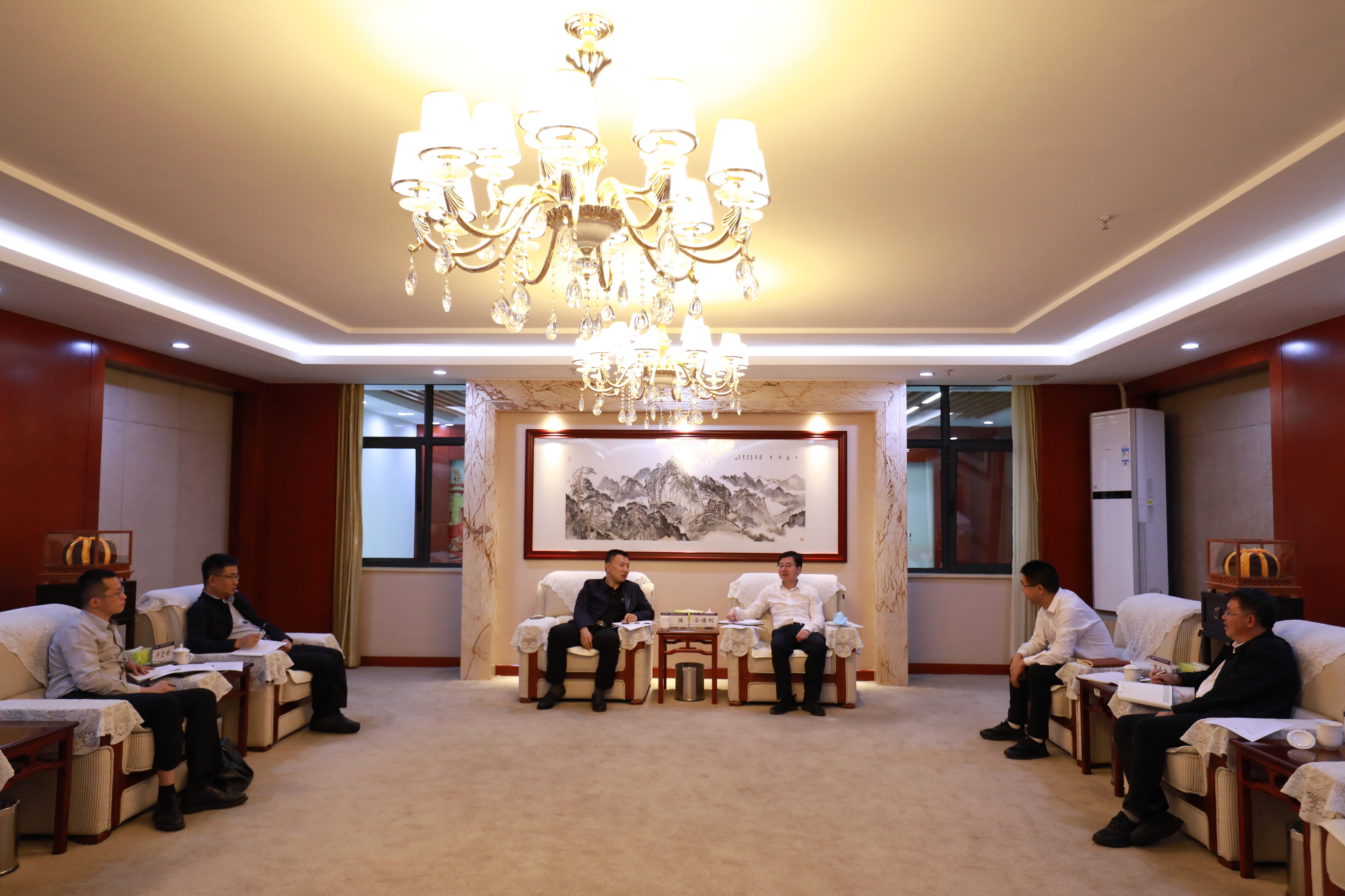 集团与中交建筑集团交流座谈