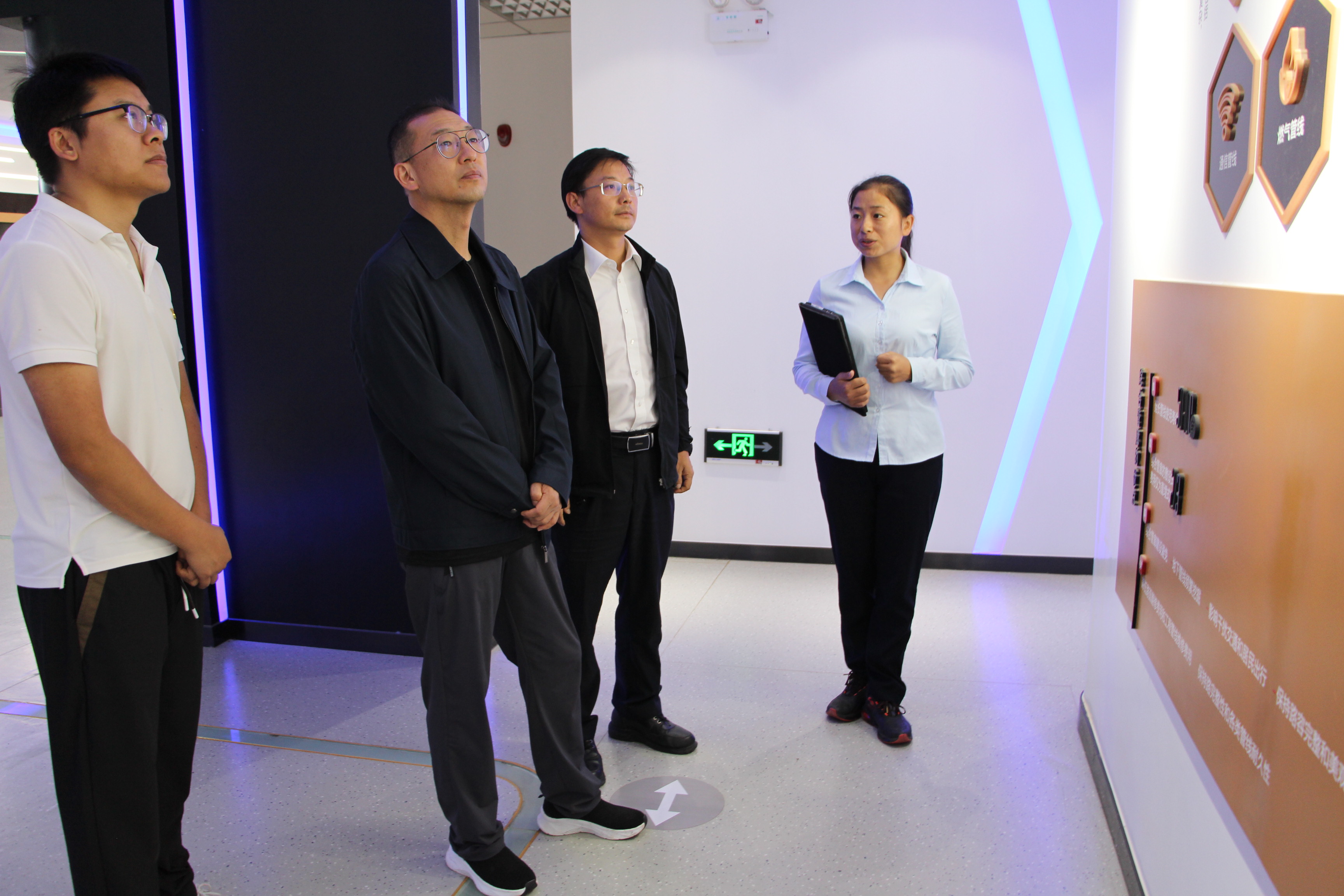 陈宙翔赴保山市交流座谈 调研集团在建项目