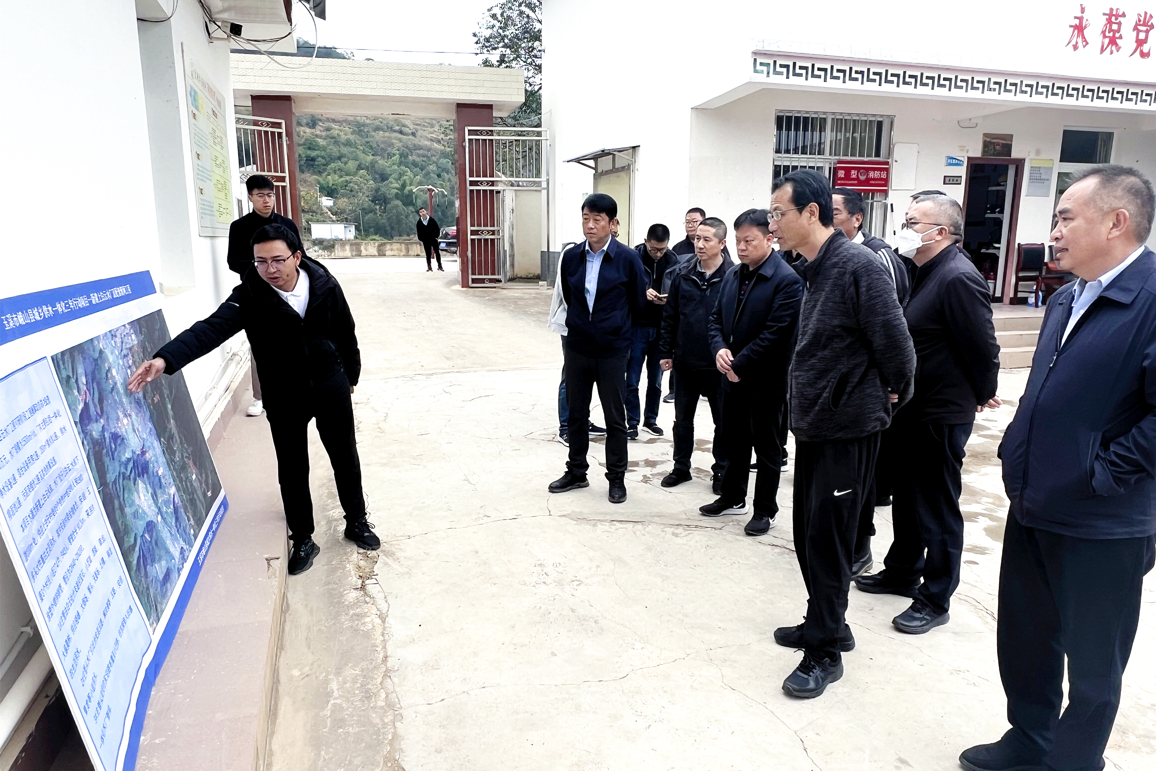 玉溪市副市长王军调研峨山县城乡供水两个“三年行动”项目