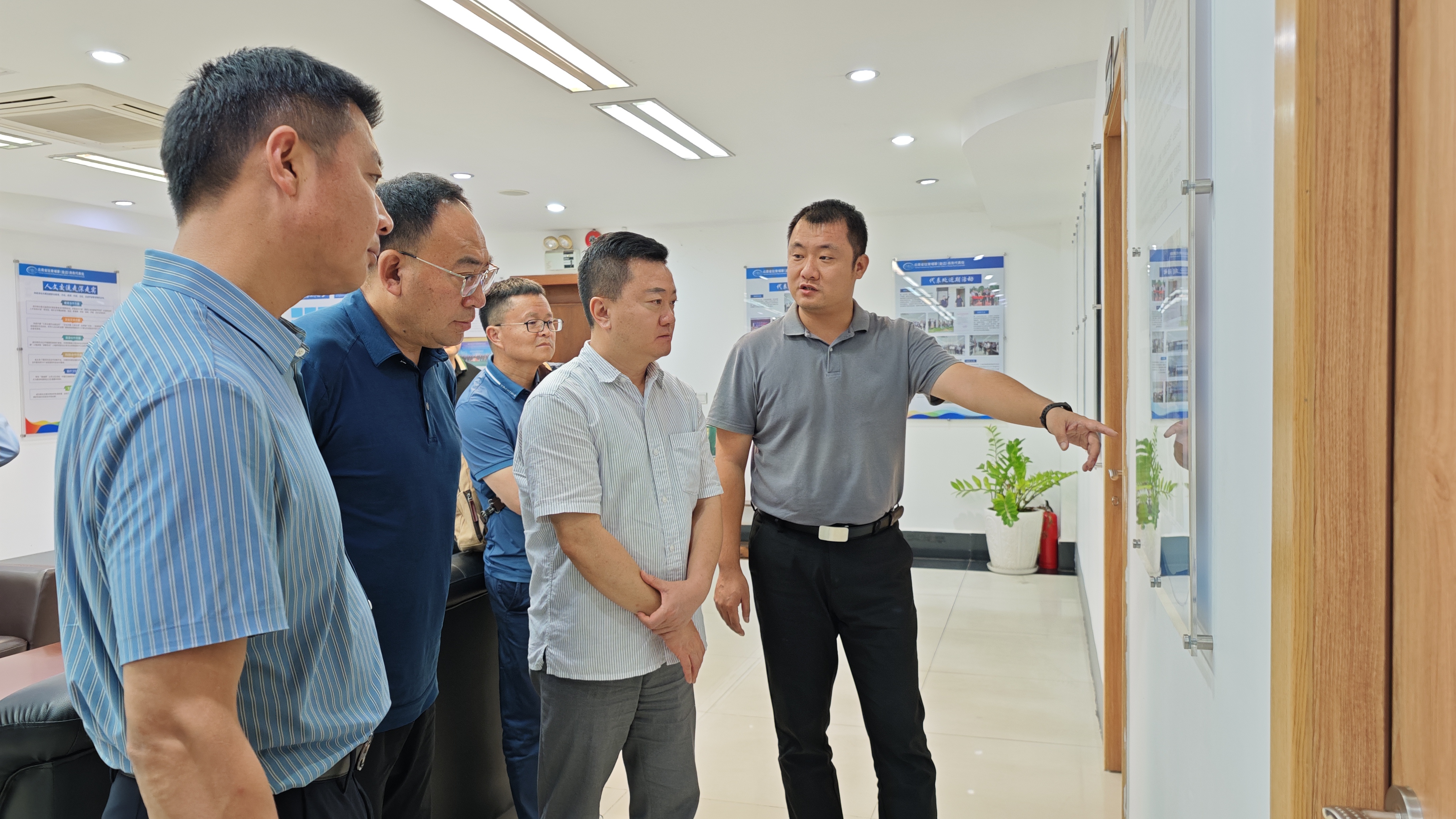 云南省商务厅副厅长马俊调研集团柬埔寨区域