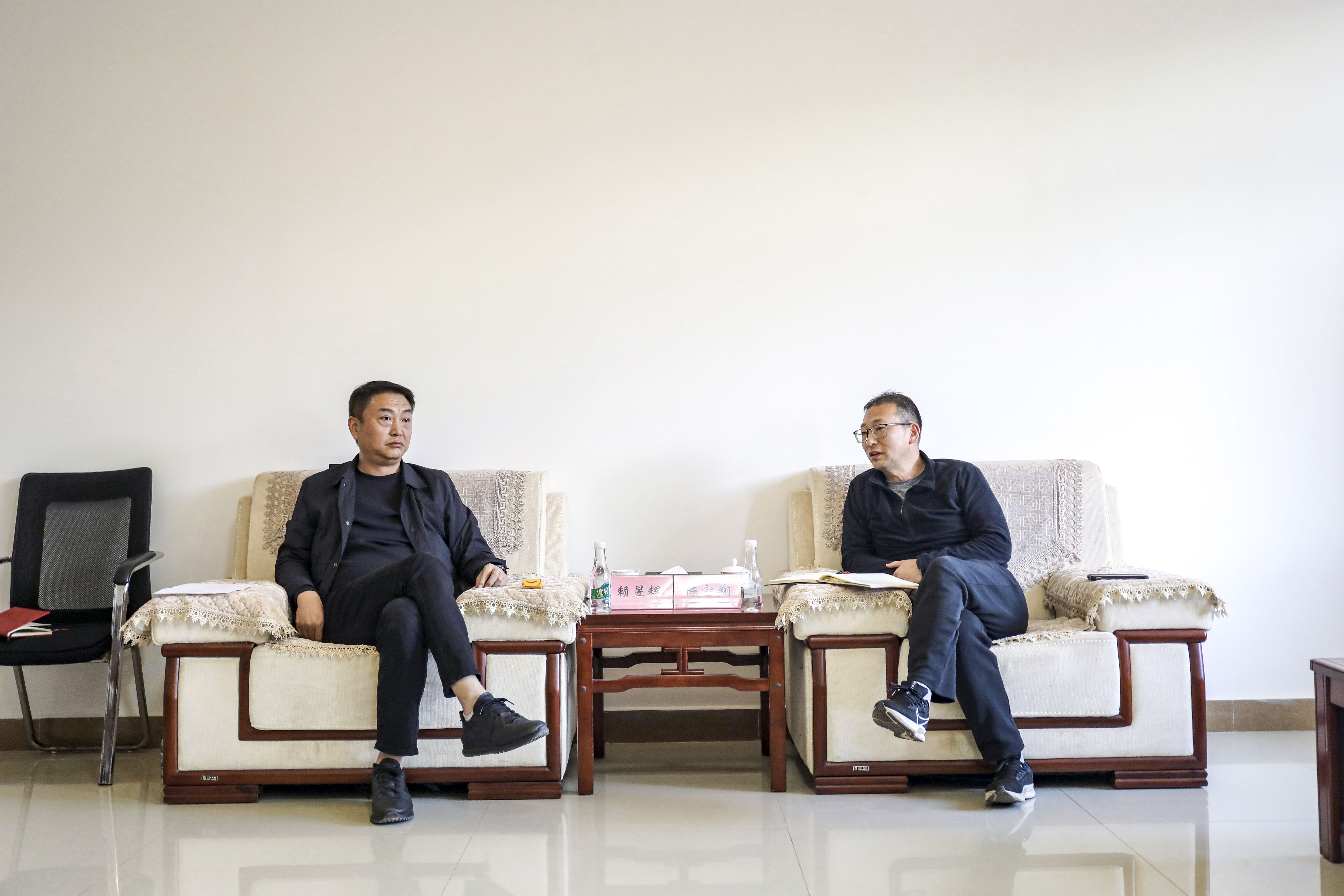 陈宙翔赴中国老挝磨憨-磨丁经济合作区管委会交流座谈 看望慰问集团干部职工