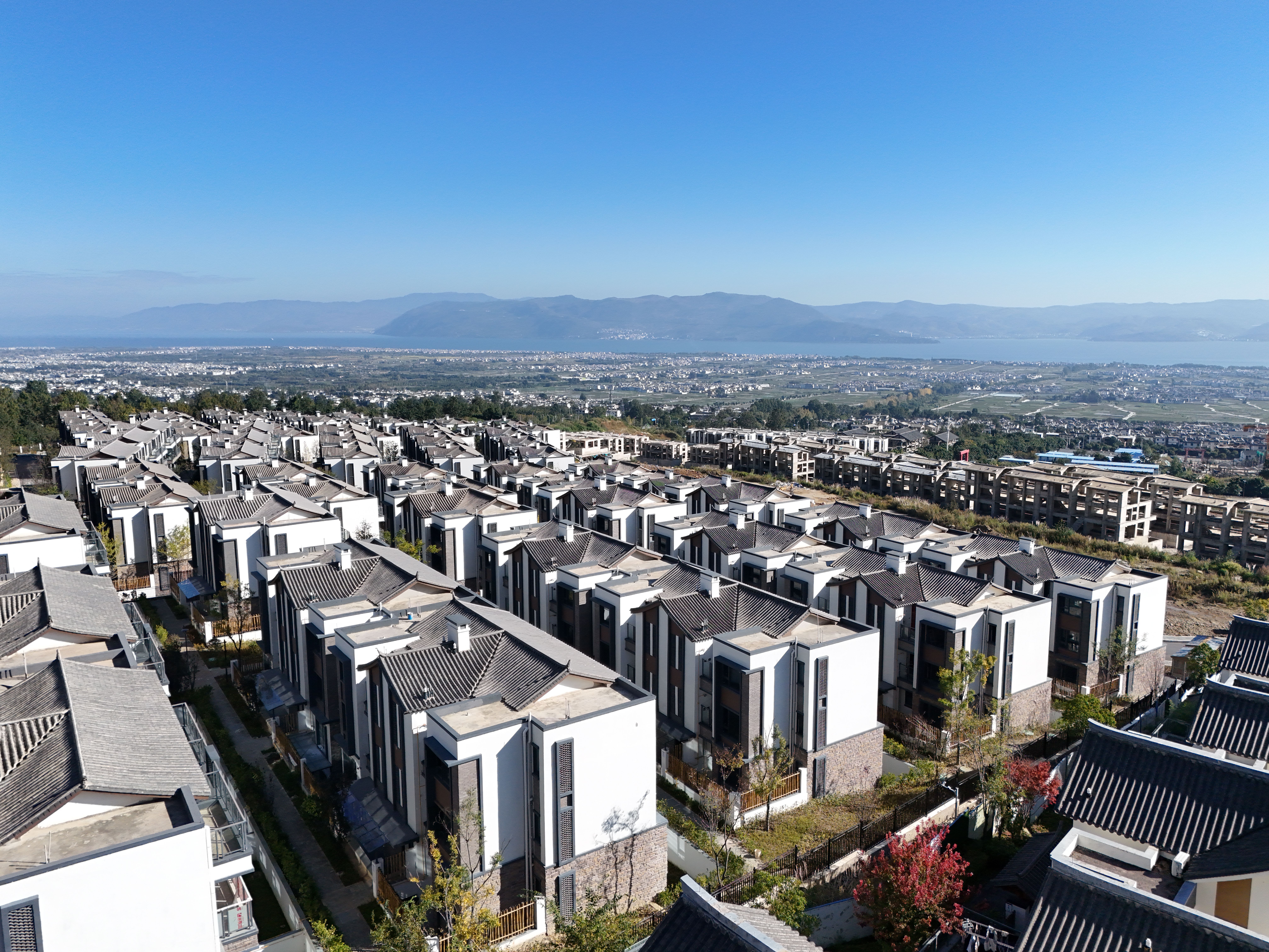 大理的小院子中区R1-4地块项目通过竣工验收