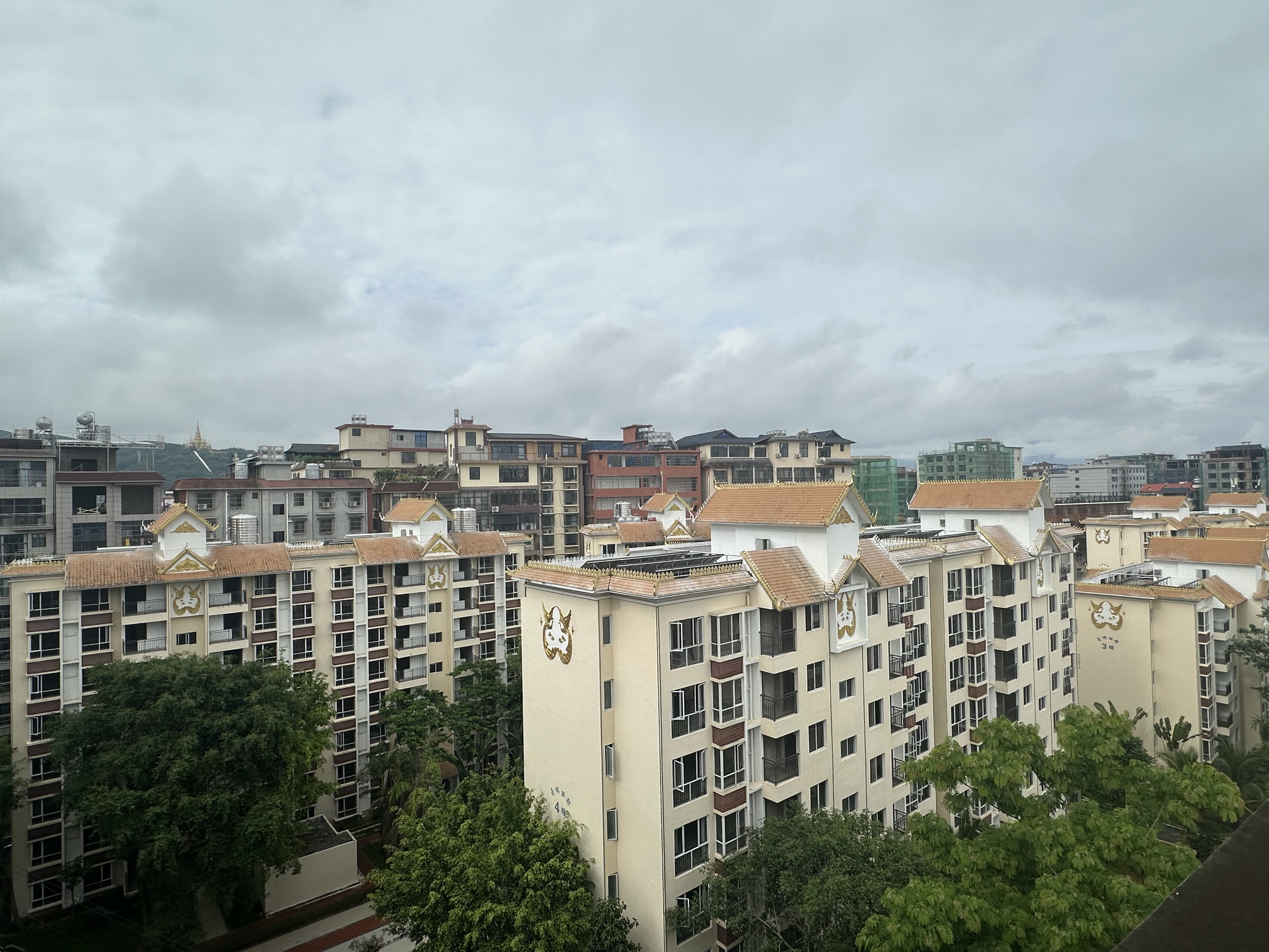 曼侬丽都项目顺利交付使用